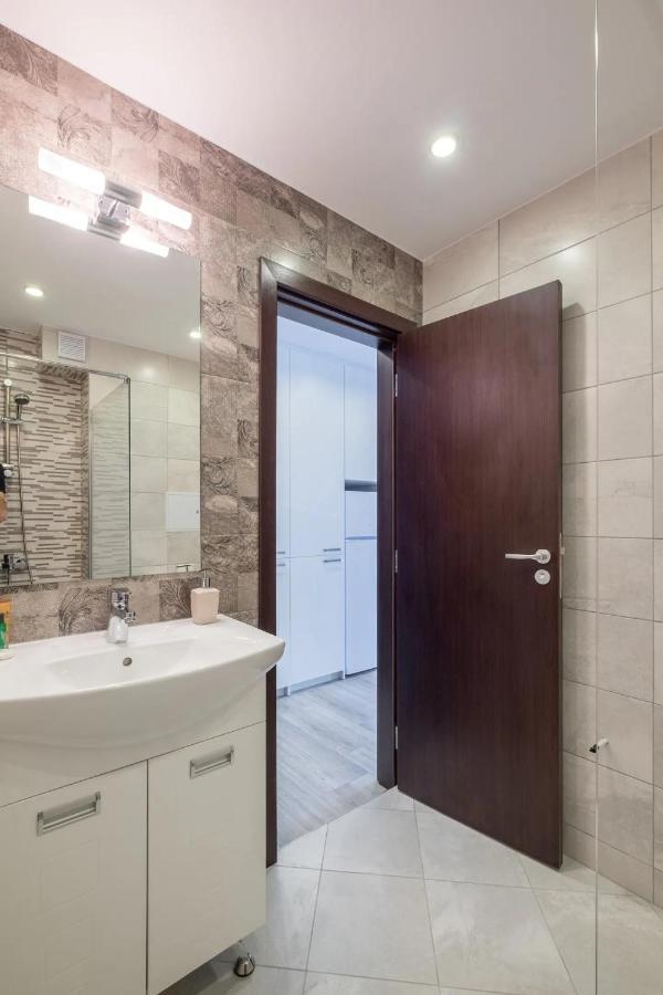 Quiet & Airy Modern Apt. Top Centre Free Parking Sofia Exterior foto